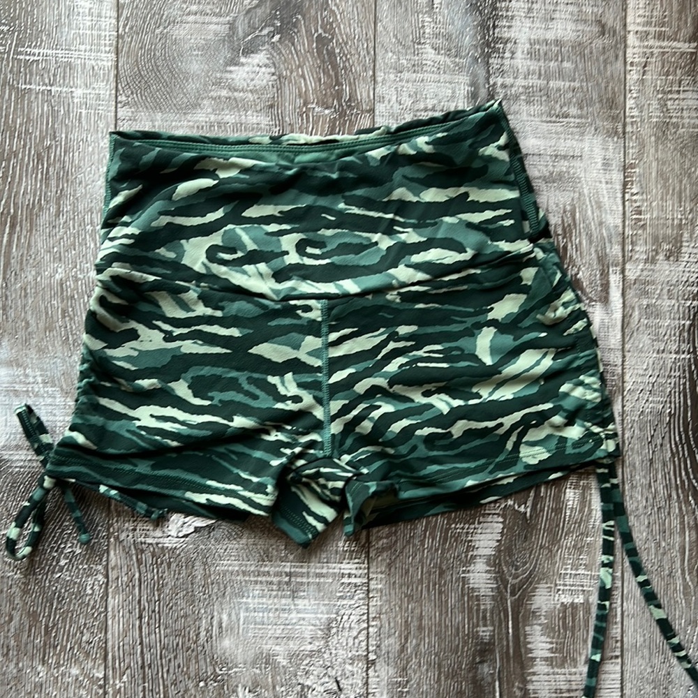 Medium Ryderwear scrunch bum shorts